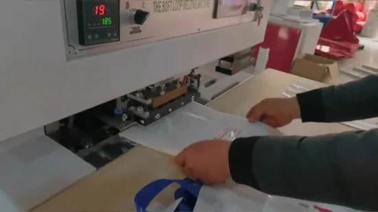 Máquina para fabricar papel en forma de panal con envoltura acolchada